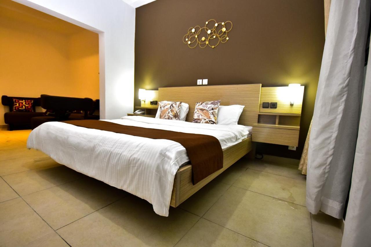 Robert'S Hotel Абиджан Экстерьер фото