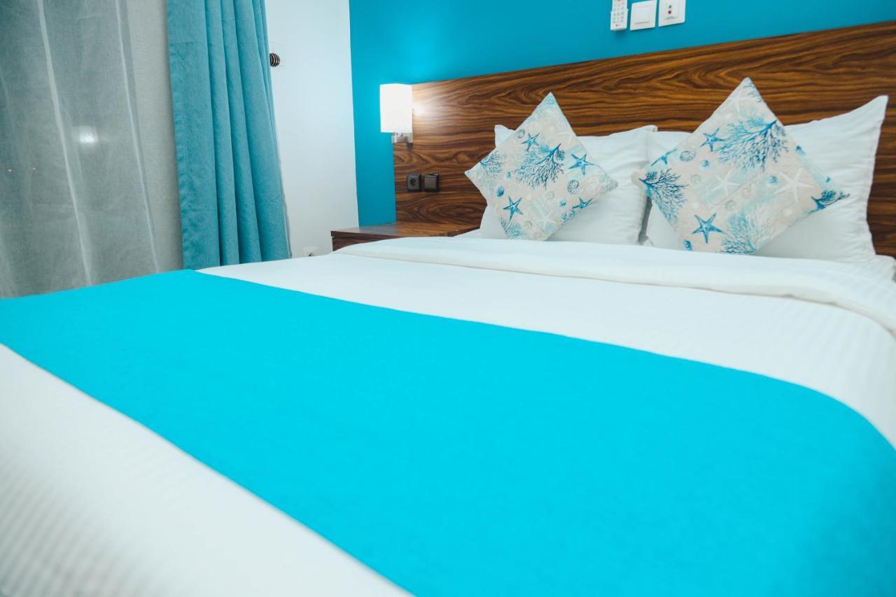 Robert'S Hotel Абиджан Экстерьер фото