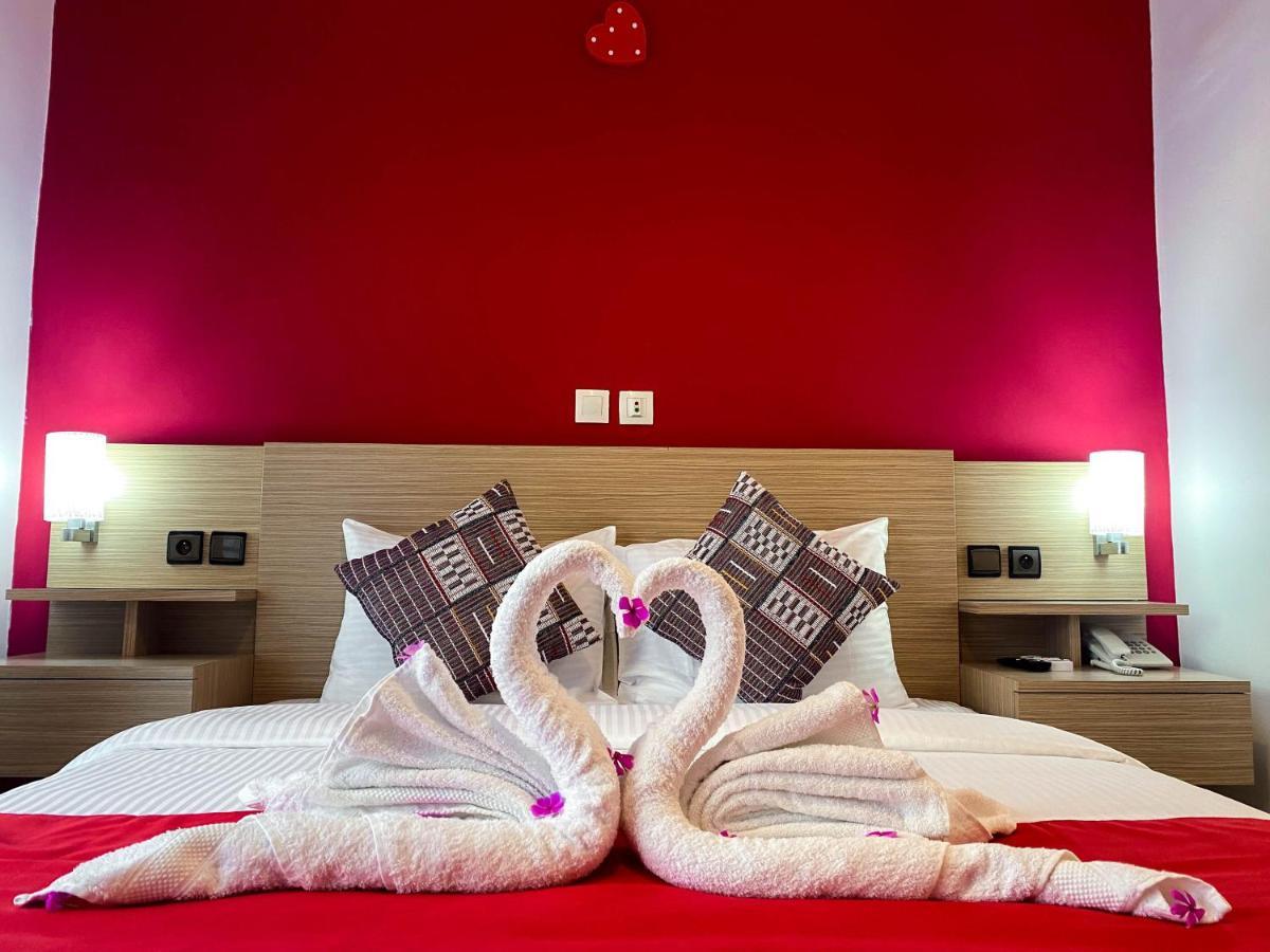 Robert'S Hotel Абиджан Экстерьер фото