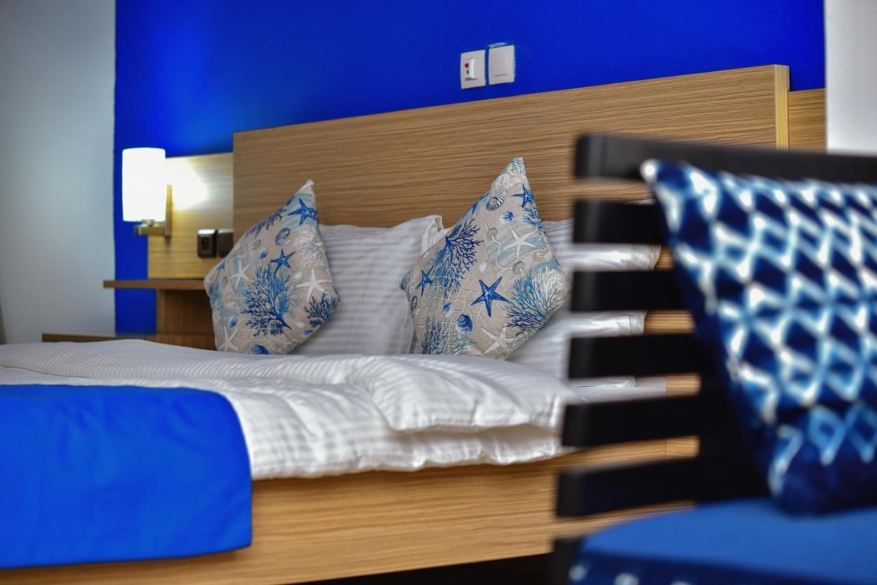 Robert'S Hotel Абиджан Экстерьер фото