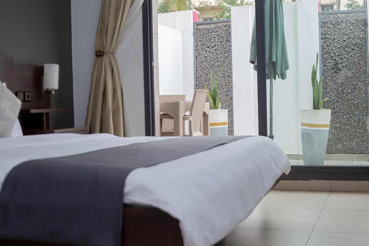 Robert'S Hotel Абиджан Экстерьер фото