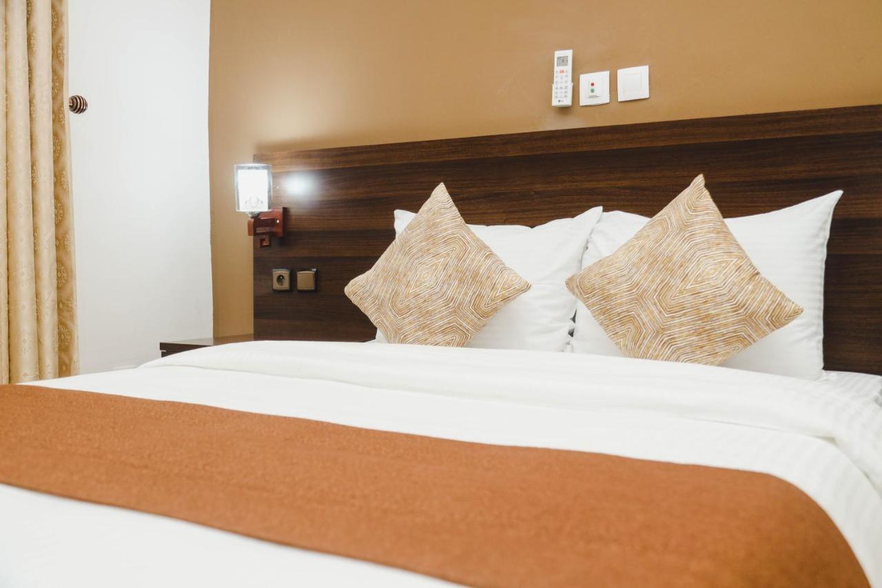 Robert'S Hotel Абиджан Экстерьер фото